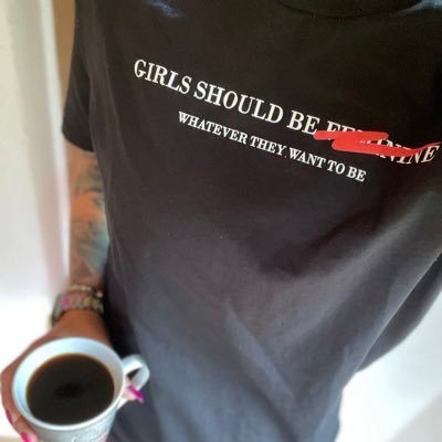 SchmalzohneHirn's profile picture. Tach