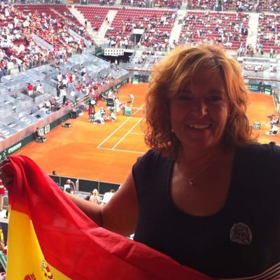Soy divertida, generosa y estupenda. Pepera de primera. Bloqueo a voxeros