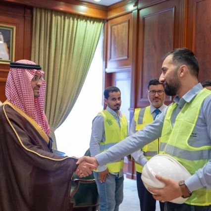 Zain_bukhary's profile picture. مهندس كهرباء| مدرب بقسم الكهرباء بالمؤسسة العامة للتدريب التقني والمهني
-حسابي الشخصي| اتمتع بحياتي الخاصة  👨‍👩‍👦