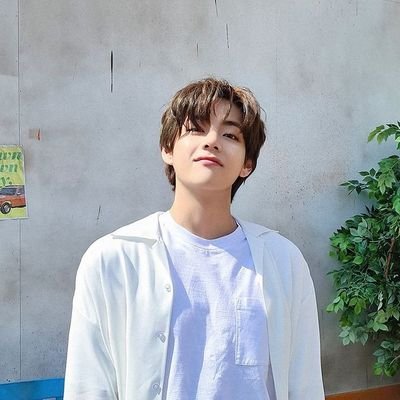 taeknkw's profile picture. ⟭⟬  💜  ⟬⟭