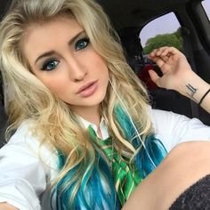 Sharing my happy thoughts🙂18+ Pear plant based pussy. ❤Porn actress😊Hot pics in dm hit follow button