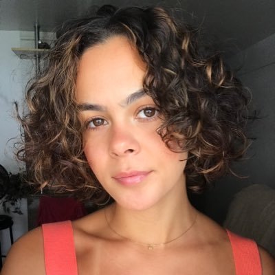 noemyssouza's profile picture. dev dreamer. html & css lover. js on load.