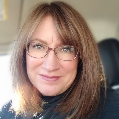 Writer, Teacher, Mom, Tea Drinker 🇬🇧
Co-Founder of Parkland Poets' Society.
First Poet Laureate of Stony Plain, AB 🇨🇦 (2019-2023).