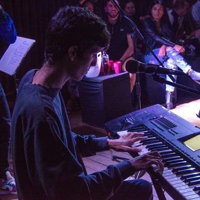 I am a musician who believes in freedom. I do not endorse what I retweet. Twitteo mucho en Inglés. Amante del café. Psicólogo entre semana.