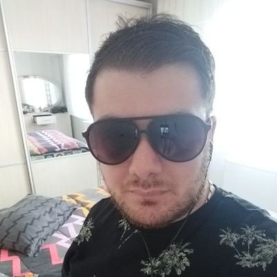 Selimsenol12's profile picture. Öyle biri işte