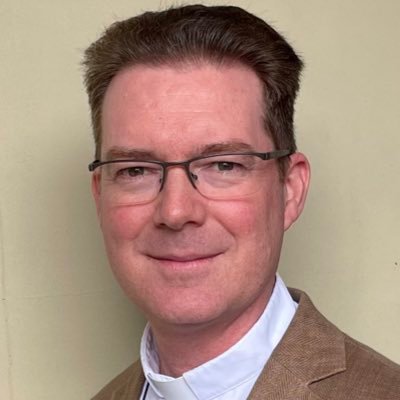 Prêtre catholique @Chemin_Neuf_fr et Directeur du Service national pour l’unité des chrétiens @Eglisecatho