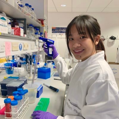 Final year PhD student at @EdinUni_IRR @RichardSloanLab studying antiviral IFITM proteins🦠👩🏻‍🔬 |  guinea pig mum🐹 | 🏠Hong Kong | 👩🏻‍🎓@UniofOxford