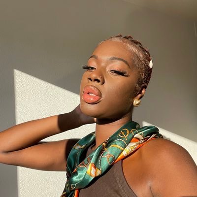 tall black woman 🧚🏾‍♀️. Ig : mathildemendy.