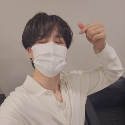 Manel02705383's profile picture. manel💛🙂
#btsarmy
ot7❤🥂