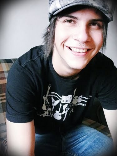 Baterista da banda FALLS OF GLORY .