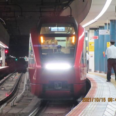 近鉄名阪特急ひのとり(警戒中)