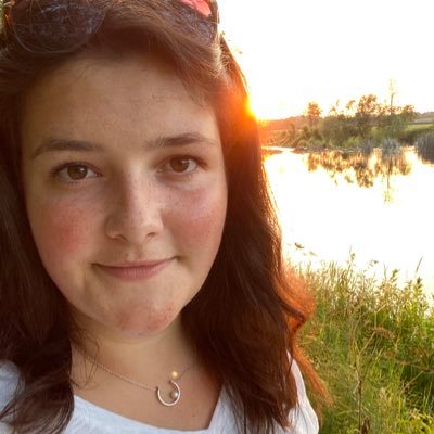28. Chartered Surveyor. Dogs, horses and all things countryside. All opinions are my own.