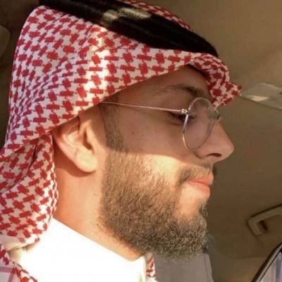 أُعَلِلُ النَّفْسَ بِالآمَالِ أَرْقُبُهَا مَا أَضْيَقَ العَيْشَ لَوْلَا فُسْحَةُ الَأمَلِ . أٌغرد بما يرضي عقلي وضميري 🇸🇦🇸🇦🇸🇦