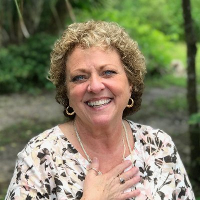 rev_roxanne's profile picture. 