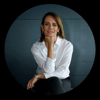 Comms, Public Affairs, Sostenibilidad. Aprendiendo con ganas de Oncología. Apasionada por comunicar, el arte y el baloncesto. Opiniones personales.