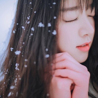 VoAzura's profile picture. 