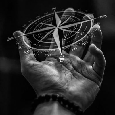 EthanKmiecinski's profile picture. niespokojna dusza ... impertynencję i brak klasy częstuję banem.