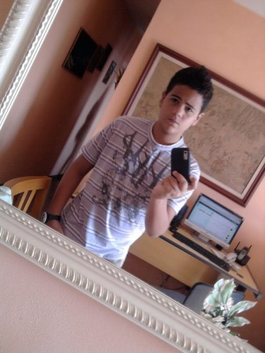 NathanMercier's profile picture. Nathan Mercier, 
nem melhor, nem pior...apenas diferente ;)