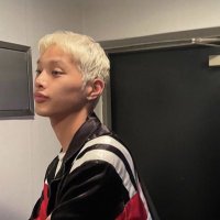 b. (@v0xei) 's Twitter Profile