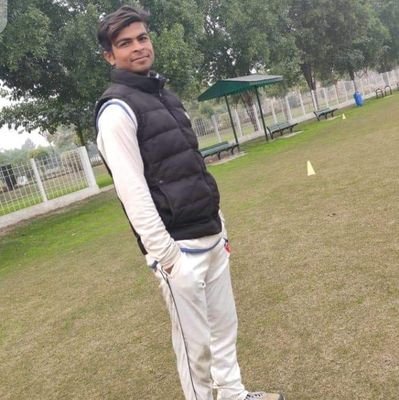 wicket keeper bat ideal cricketer sarfarz Ahmad 54