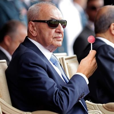 الظلم يولد الظلم... إلى حين يرفض المظلوم أن يعيش في ظل ظلمه و أن يدين ظالمه المبهم دون أن يبادله الظلم أو أن يظلم كل من في دربه