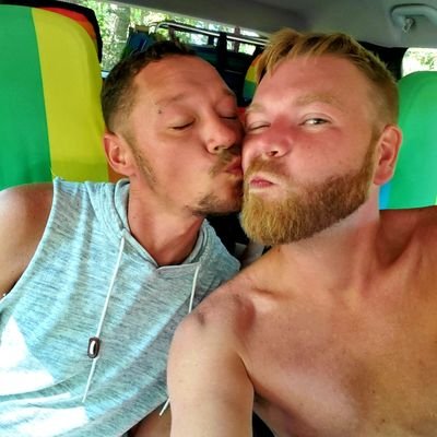 Bear and twink married couple in Norfolk who love showing off. New to the poly world. Subscribe to our onlyfans! Feel free to retweet anything you like