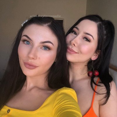 Aussie besties who love traveling and getting up to no good 😈💕
Link to exclusive content below ⬇️