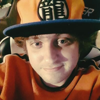 Heyy Guys my name is David and I'm a small streamer looking to make some new friends and vibe out!  https://t.co/AGWW77qGQy Partner @DubbyEnergy