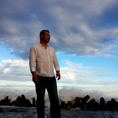 日本を豊かに強く🇯🇵
本音を語り本音で交わりたい。
時事ネタを主に信念の赴くままに発信しています。美味いメシと旅や釣りが好き。
一期一会、老若男女気楽に絡んでください✨
無言フォローお許しあれ。
投資、不埒な情報必要なし。
日本保守党 特別党員118743