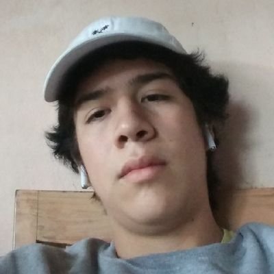 E$tudiante de economía
facherito.
$uicideboy$ y lean mis únicos vicios.
Cara de niño promesa.