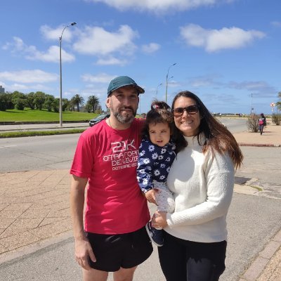 JaviPereTeje's profile picture. Profe de Matematica. 🤓
DT licencia B.⚽
Tríatleta amateur. 🏊🚴🏃
Estudiante  Estadística.📝📔📚
Uruguayo🇺🇾
Esposo de Day🎈Papá de Julieta y Juana.👨‍👩‍👧‍👧