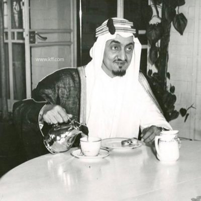 لايدان المرء بشيء ليس به ، ولا خلق بالناس معصوم الزلل