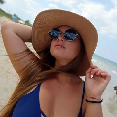 Sunshine990122's profile picture. Hay una forma de belleza en la imperfección.🤞❤️