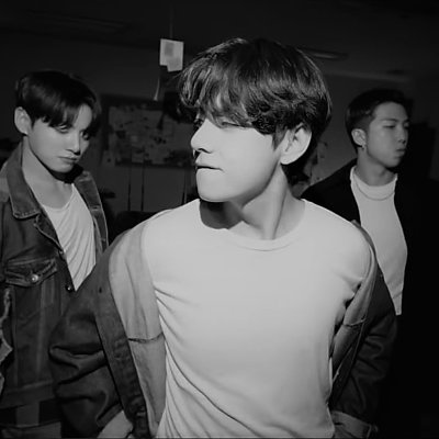 ARMY 🇳🇱 since Fake Love Era in '18, V biased but really OT7.
'𝑠𝑙𝑒𝑒𝑝 𝑙𝑖𝑘𝑒 𝑎 𝑤𝑖𝑛𝑡𝑒𝑟 𝑏𝑒𝑎𝑟'