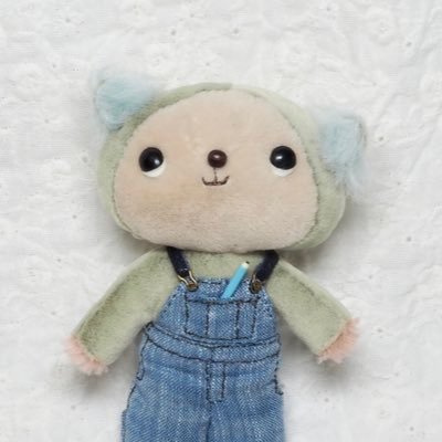 くまっぽくないくまのぽろくんを作っています。昔持っていたくまのぬいぐるみがモデルです。https://t.co/ZkvqiMK3d5 ぽろくんはhttps://t.co/SZu5YlOtUG にて時々販売させていただきます。