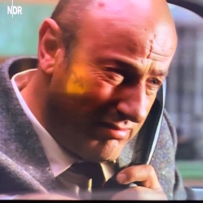 kruegerue's profile picture. Troubleshooter of death...Irgendwas mit Mettwurst...leicht betrunken und schwer in Ordnung…Vorsitzender des Twitter-Ethikrates