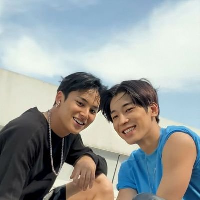 Solo vivo por mis 13 razones @pledis_17
Stan bg ig: @carrotpretty.17 @yats.skz Tiktok: @carrotpretty