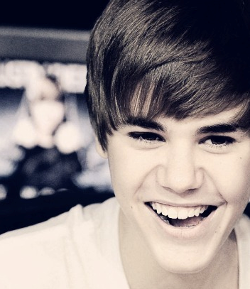 We can go no where but up, from here. Justin Bieber, your world, is my world, i love you.