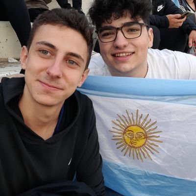 UliCarlova's profile picture. https://t.co/W5pHMInjDw