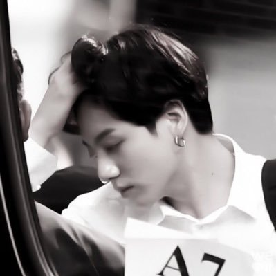 kthvk___'s profile picture. - - - 💌 ☆ ⋆ 𝗟̶𝗢̶̷𝗩̷̶̲𝗘̷̸̶𝗦̶ 𝗞̶𝗢̶̷̶߫𝗢̶𝗞̸̷̶ : ♥︎ 정국.