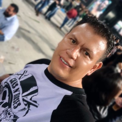 Mercadoide insoportable y portátil, además un apasionado de la familia !!