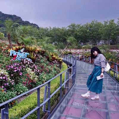 bijetang's profile picture. 眼鏡の販売業をやめてレジンのアクセサリー制作はじめました！ 宝石やガラスを見た時のときめきを身近に感じられる様な作品作りを目指してます✨💎🎀