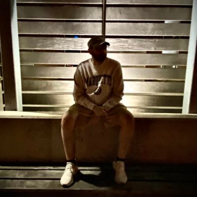 npoole16's profile picture. Marquette Law ‘23 | SIUe ‘20 | 414