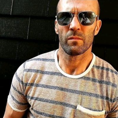 Jason statham this is my private account not my fan page feel free to follow
@jasonstatham
#reachingoutfans