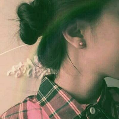 GharibeyeNazdik's profile picture. 
