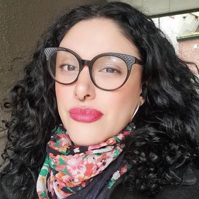 Yoga teacher, anatomy geek and loves food. 🙌❤🦄
