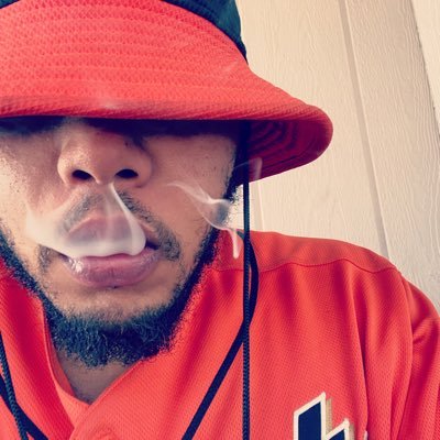 artisin_'s profile picture. HIT THE BLUNT TWICE THEN I THIZZLE DANCE ☹️🤟🏾🍊 #TheBayvsEverybody 🌉🌉🌉