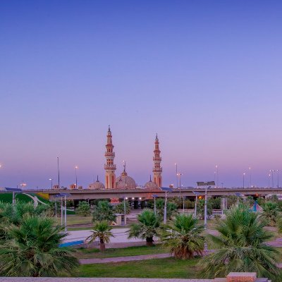 ♥هنيئَاً ثُمَ هنيئاً ! لمن وقفوآ بين يدي الله عز وجل في جُناح الظلآم يَدْعُون!* والنآسُ في لذه النَومِ منعْمُونّ*♥ . . .