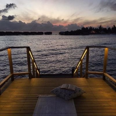 اسألك يا الله خاتمة وأثرًا حسنًا ينمُو بعد رحيلي ، كسنابلٍ من نُور ، حتى يصل الضياءُ إلى قبري💛