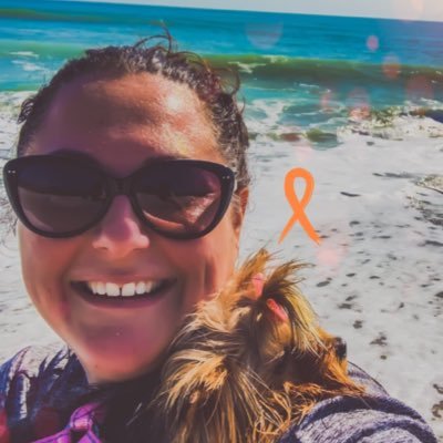 Edie Sohigian is the host of the Thriving Over Surviving Podcast #multiplesclerosis diagnosis in 2015 #RRMS 🧡 #MS